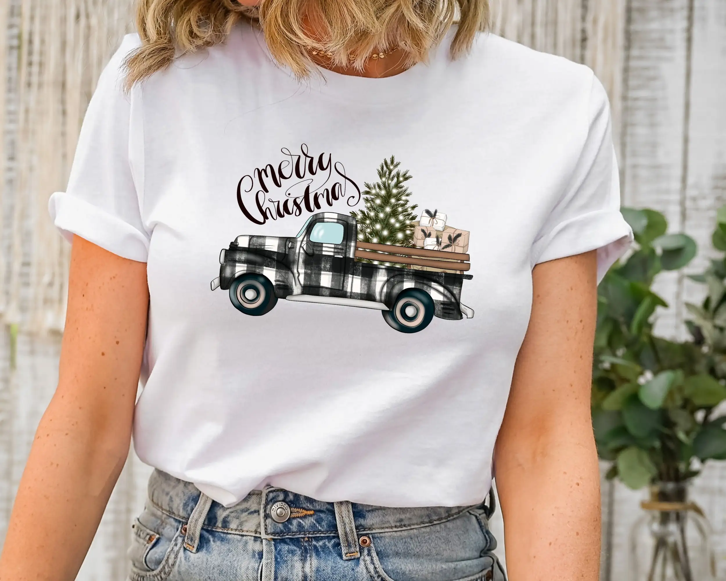 Family Tree Print - เสื้อยืดลายรถบรรทุกต้นคริสต์มาสสดจากฟาร์ม สีแดงสำหรับครอบครัว