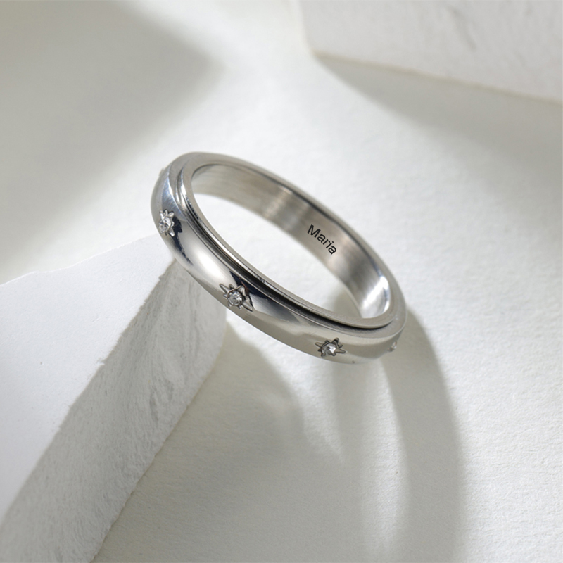 แหวนคู่รักทรงดาวหมุนได้ประดับเ - Initial Ring Custom บทวิจารณ์และราคา