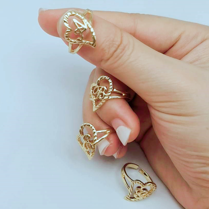 Duoying เริ่มต้นที่กำหนดเองแหว - Initial Ring Custom บทวิจารณ์และราคา