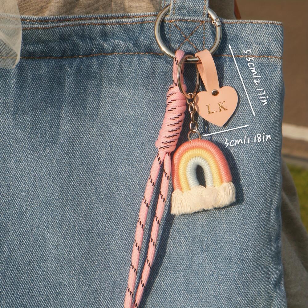 พวงกุญแจหนังรูปหัวใจพร้อมอักษร - Monogram Keychain Leather บทวิจารณ์และราคา