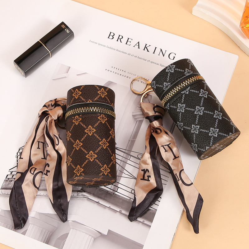 พวงกุญแจลิปสติกลายผ้าพันคอ, ที - Monogram Keychain Leather บทวิจารณ์และราคา