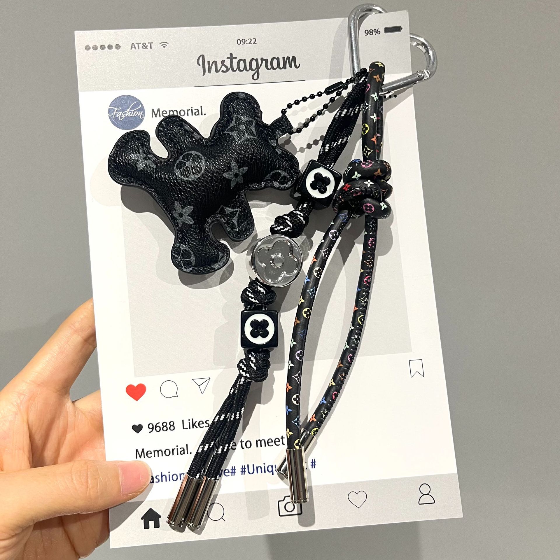 จี้รูปหมีจิ๋วสำหรับกระเป๋า อุป - Monogram Keychain Leather บทวิจารณ์และราคา