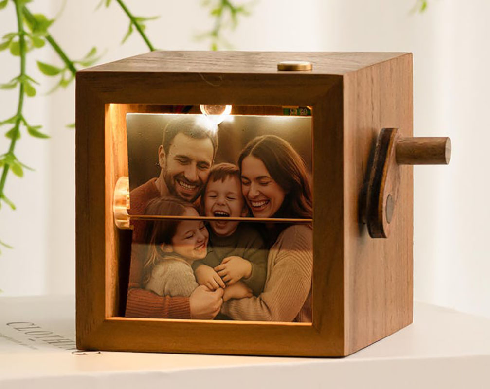 กล่องภาพถ่ายแบบพลิกได้พร้อมแอน - Custom Photo Book บทวิจารณ์และราคา
